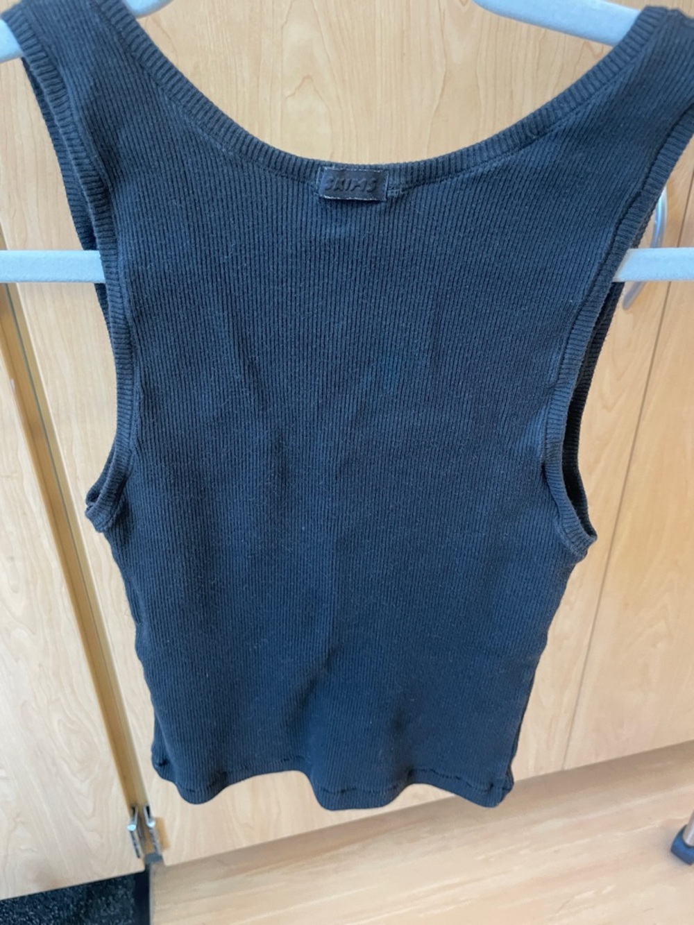 SKIMS Cotton Rib Tank - Picture 7 of 8